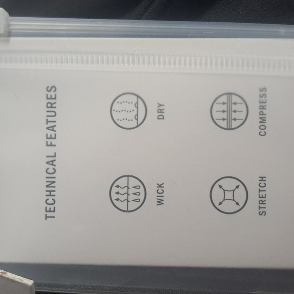 DKNY Sport Colorblocked High-Rise Mesh Inset Ankle Leggings - Picture 4 of 5